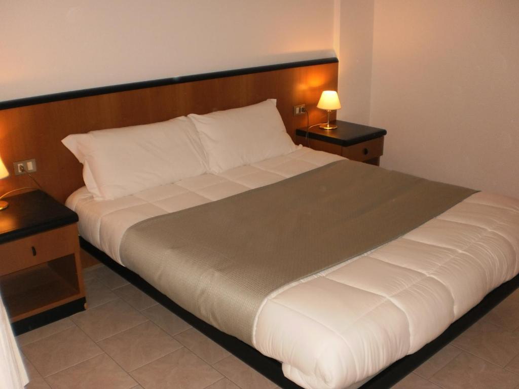 Rta Le Corti Hotel Grosseto Room photo